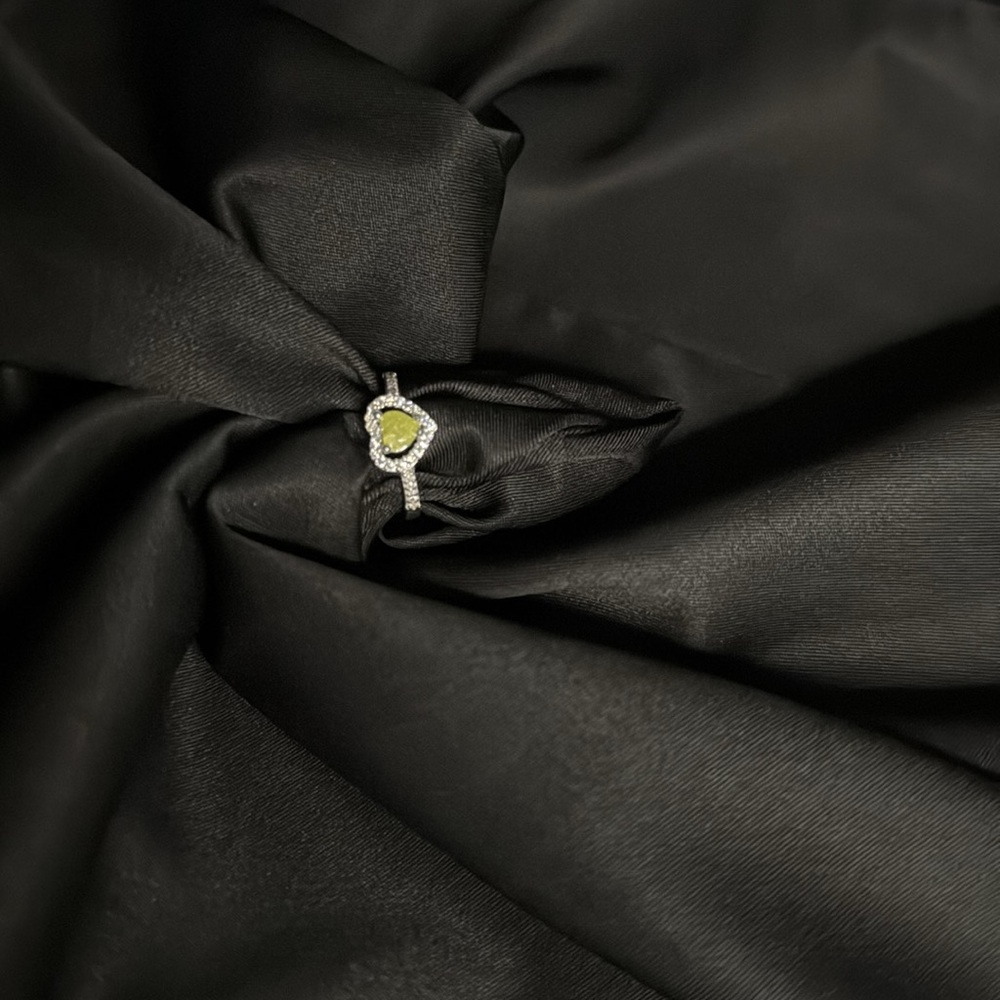 Elegant Silver and Yellow Heart Ring